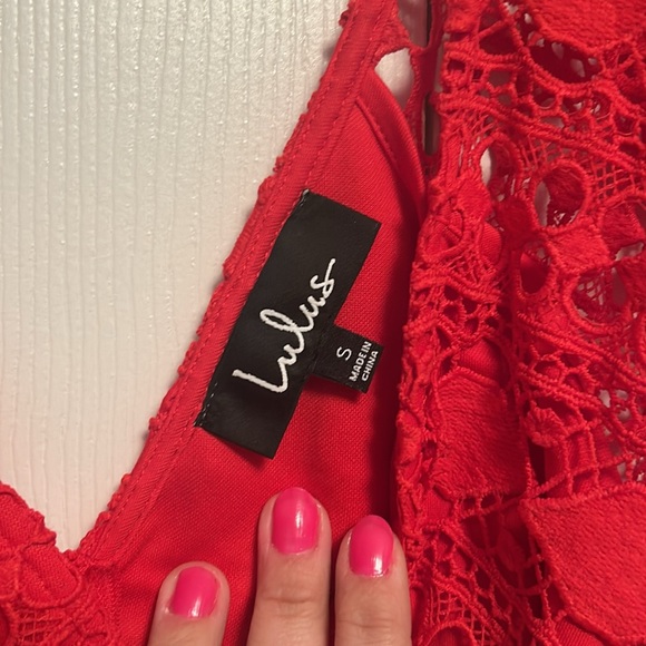 NWT Lulus red lace dress. Size S - Picture 5 of 5